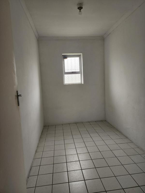 6 Bedroom Property for Sale in Zeekoevlei Western Cape